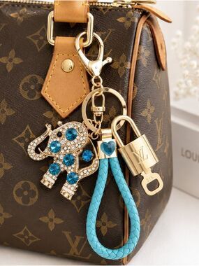 LV Gold Padlock Authentic 🔑 Luxury Bag Charm w/ Unbranded Elephant  Keychain